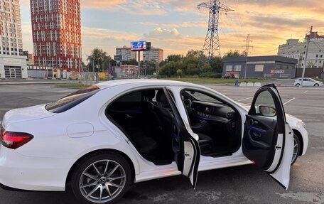 Mercedes-Benz E-Класс, 2022 год, 4 950 000 рублей, 4 фотография