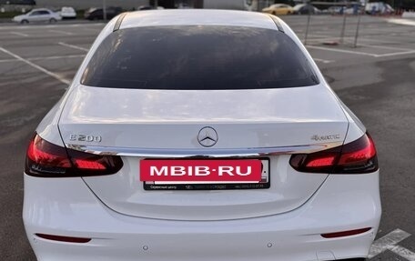 Mercedes-Benz E-Класс, 2022 год, 4 950 000 рублей, 3 фотография