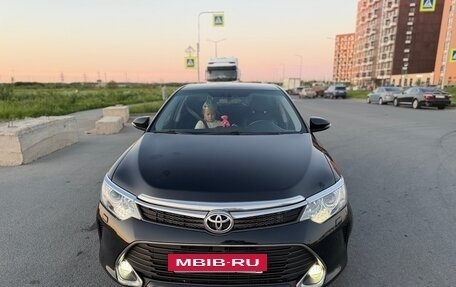 Toyota Camry, 2015 год, 1 980 000 рублей, 3 фотография