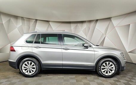 Volkswagen Tiguan II, 2017 год, 1 843 000 рублей, 6 фотография
