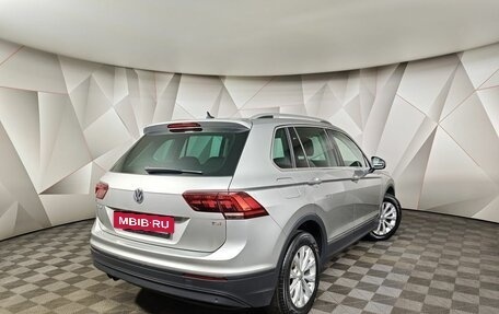 Volkswagen Tiguan II, 2017 год, 1 843 000 рублей, 2 фотография