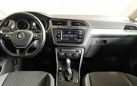 Volkswagen Tiguan II, 2017 год, 1 843 000 рублей, 15 фотография