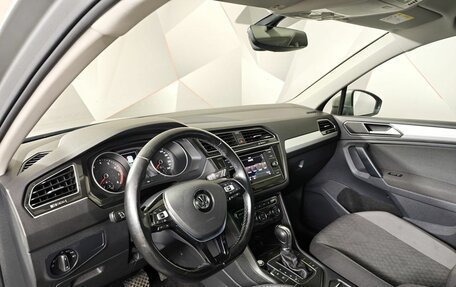 Volkswagen Tiguan II, 2017 год, 1 843 000 рублей, 19 фотография
