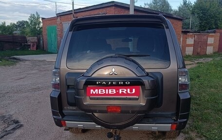Mitsubishi Pajero IV, 2013 год, 2 200 000 рублей, 2 фотография