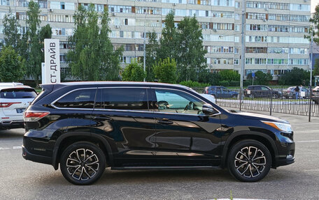 Toyota Highlander III, 2015 год, 3 000 000 рублей, 8 фотография
