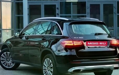 Mercedes-Benz GLC, 2017 год, 3 100 000 рублей, 8 фотография