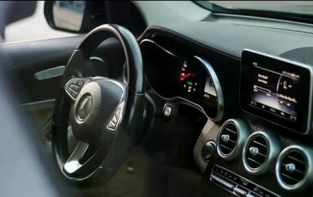Mercedes-Benz GLC, 2017 год, 3 100 000 рублей, 22 фотография