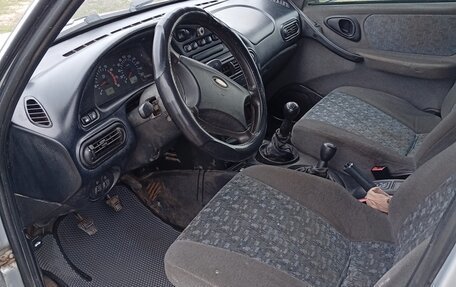 Chevrolet Niva I рестайлинг, 2005 год, 180 000 рублей, 3 фотография