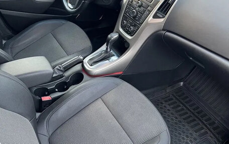 Opel Astra J, 2011 год, 710 000 рублей, 8 фотография