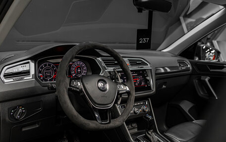 Volkswagen Tiguan II, 2018 год, 3 000 000 рублей, 14 фотография