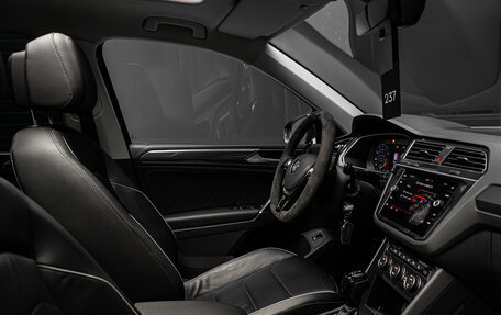 Volkswagen Tiguan II, 2018 год, 3 000 000 рублей, 18 фотография