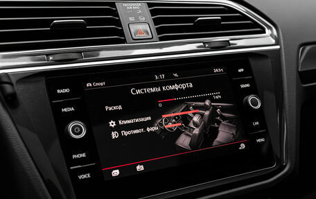 Volkswagen Tiguan II, 2018 год, 3 000 000 рублей, 26 фотография