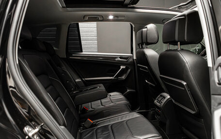 Volkswagen Tiguan II, 2018 год, 3 000 000 рублей, 30 фотография