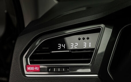 Volkswagen Tiguan II, 2018 год, 3 000 000 рублей, 16 фотография