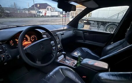Mercedes-Benz E-Класс, 1995 год, 230 000 рублей, 5 фотография