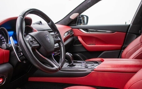 Maserati Levante I, 2017 год, 3 000 000 рублей, 11 фотография