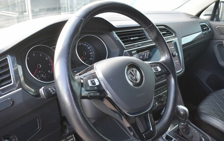 Volkswagen Tiguan II, 2018 год, 2 420 000 рублей, 14 фотография
