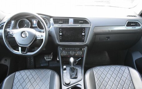 Volkswagen Tiguan II, 2018 год, 2 420 000 рублей, 13 фотография