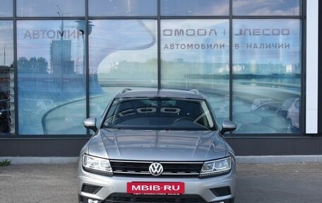 Volkswagen Tiguan II, 2018 год, 2 420 000 рублей, 2 фотография