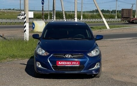 Hyundai Solaris II рестайлинг, 2011 год, 500 000 рублей, 1 фотография