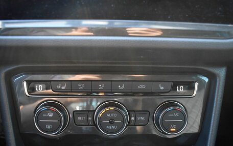 Volkswagen Tiguan II, 2018 год, 2 420 000 рублей, 17 фотография
