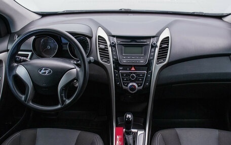Hyundai i30 II рестайлинг, 2015 год, 990 000 рублей, 14 фотография