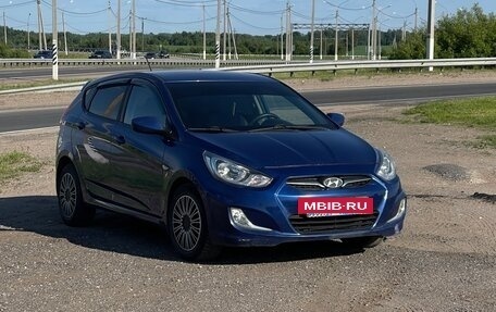 Hyundai Solaris II рестайлинг, 2011 год, 500 000 рублей, 6 фотография