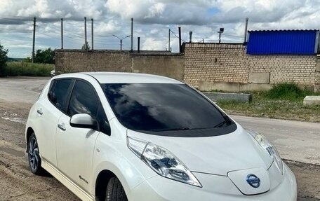 Nissan Leaf I, 2014 год, 1 100 000 рублей, 2 фотография