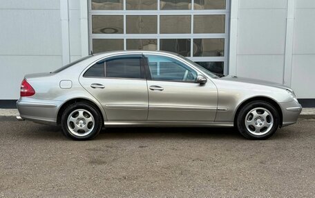 Mercedes-Benz E-Класс, 2003 год, 1 100 000 рублей, 6 фотография