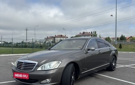 Mercedes-Benz S-Класс, 2006 год, 1 600 000 рублей, 3 фотография