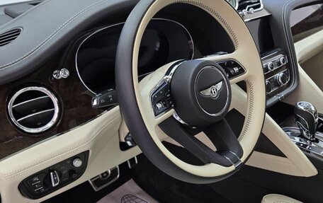 Bentley Bentayga I, 2020 год, 19 800 000 рублей, 13 фотография