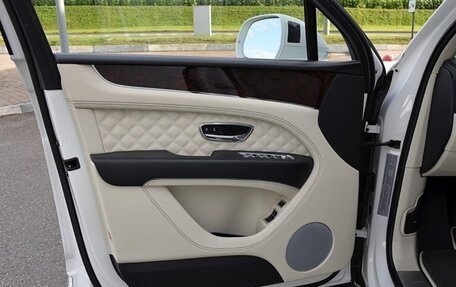 Bentley Bentayga I, 2020 год, 19 800 000 рублей, 16 фотография
