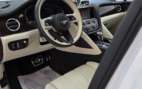 Bentley Bentayga I, 2020 год, 19 800 000 рублей, 18 фотография