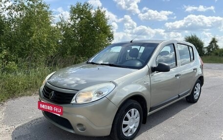 Renault Sandero I, 2012 год, 530 000 рублей, 2 фотография