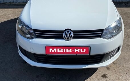 Volkswagen Polo VI (EU Market), 2015 год, 920 000 рублей, 2 фотография