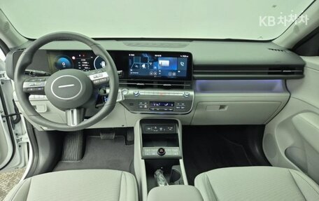 Hyundai Kona, 2024 год, 2 200 000 рублей, 6 фотография