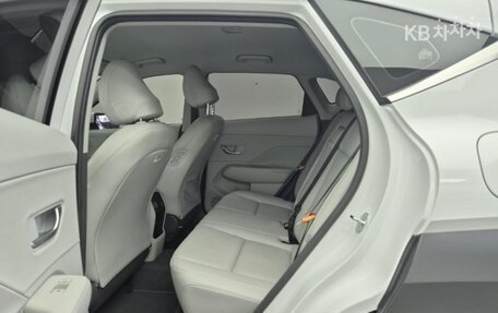 Hyundai Kona, 2024 год, 2 200 000 рублей, 13 фотография