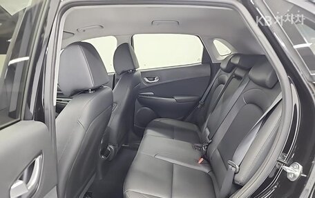 Hyundai Kona I, 2022 год, 1 750 000 рублей, 12 фотография