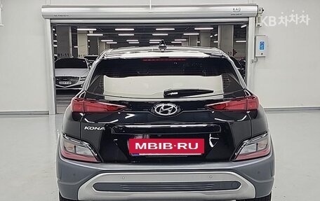 Hyundai Kona I, 2022 год, 1 750 000 рублей, 3 фотография