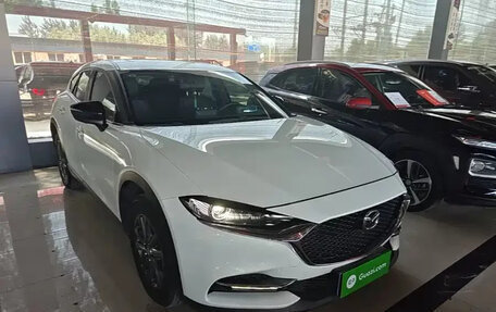 Mazda CX-4, 2023 год, 1 600 000 рублей, 2 фотография