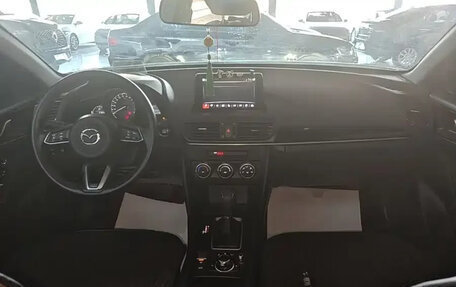 Mazda CX-4, 2023 год, 1 600 000 рублей, 10 фотография