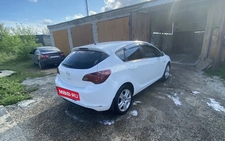 Opel Astra J, 2012 год, 680 000 рублей, 2 фотография
