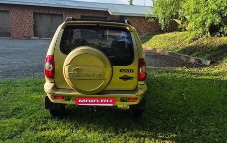 Chevrolet Niva I рестайлинг, 2005 год, 300 000 рублей, 2 фотография