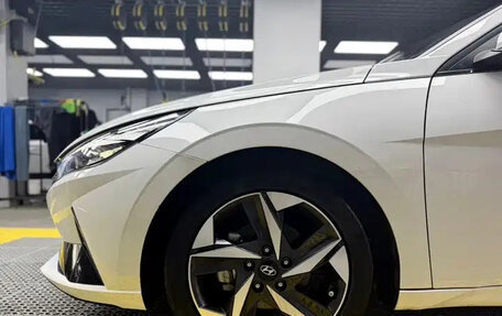 Hyundai Elantra, 2022 год, 1 550 586 рублей, 8 фотография