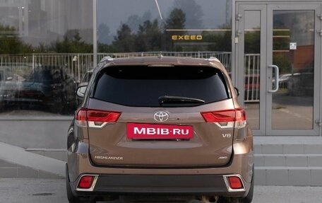 Toyota Highlander III, 2018 год, 2 850 000 рублей, 6 фотография