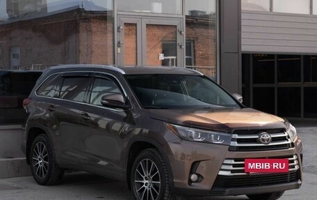 Toyota Highlander III, 2018 год, 2 850 000 рублей, 3 фотография