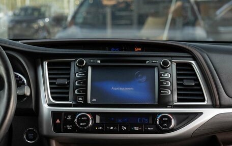 Toyota Highlander III, 2018 год, 2 850 000 рублей, 14 фотография