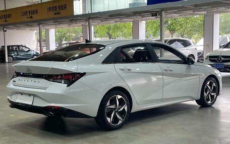 Hyundai Elantra, 2022 год, 1 360 000 рублей, 4 фотография