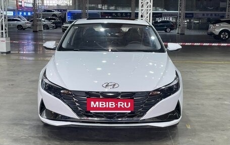 Hyundai Elantra, 2022 год, 1 360 000 рублей, 2 фотография