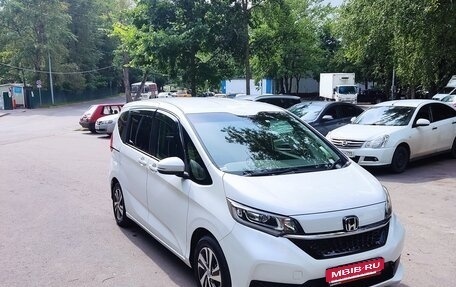 Honda Freed II, 2022 год, 2 000 000 рублей, 1 фотография